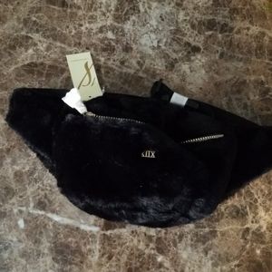 NWT forever 21 furry fanny pack